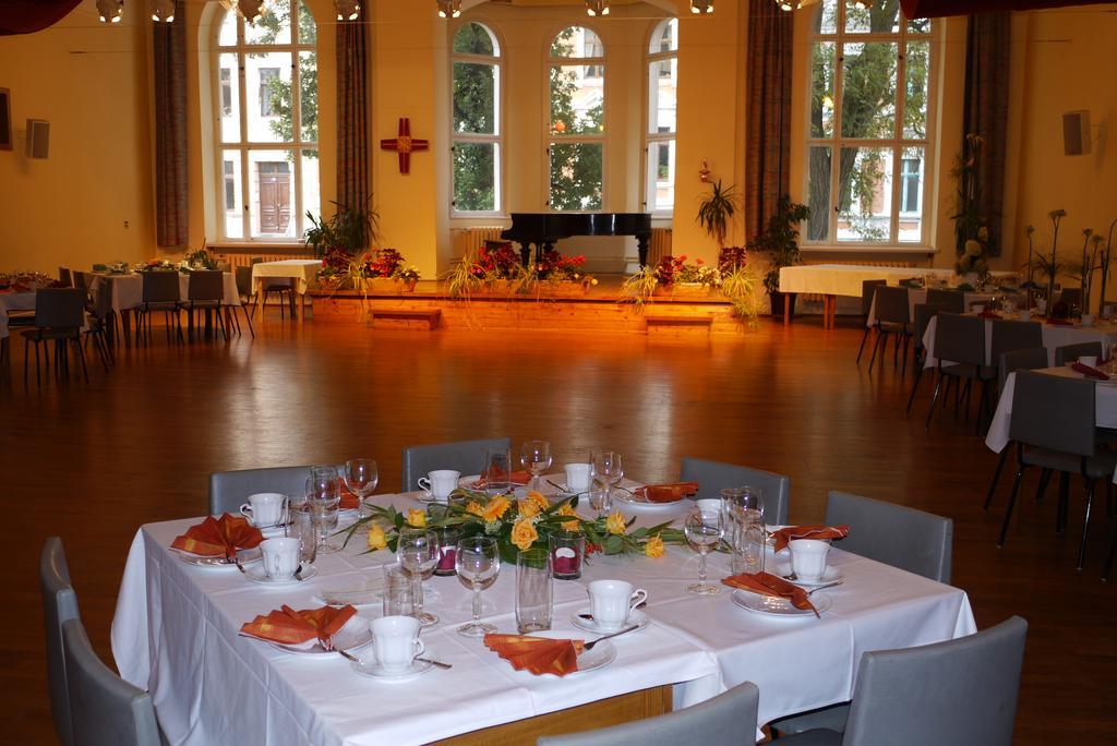 Pension Zur Wartburg กอร์ลิตซ์ ภายนอก รูปภาพ