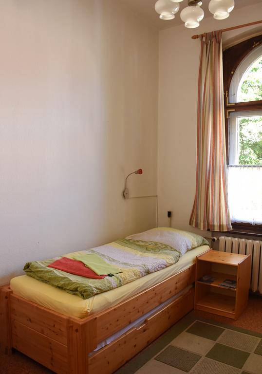 Pension Zur Wartburg กอร์ลิตซ์ ภายนอก รูปภาพ