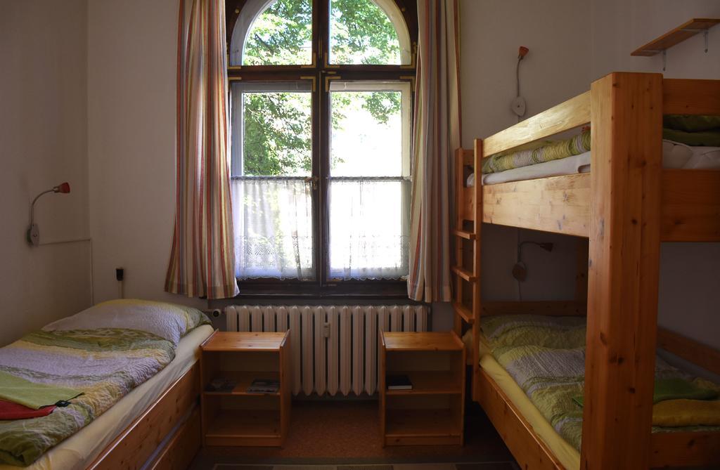 Pension Zur Wartburg กอร์ลิตซ์ ภายนอก รูปภาพ
